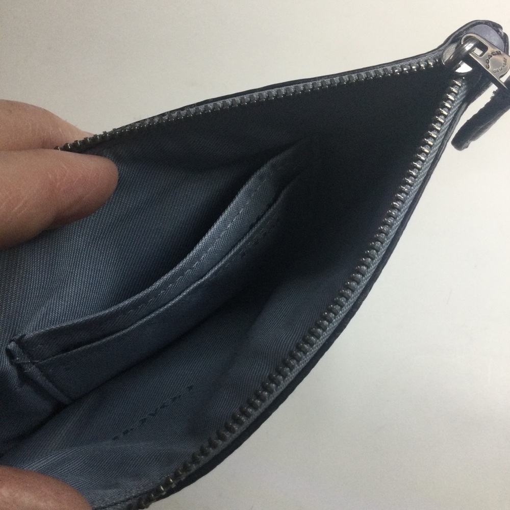 COACH PEBBLED LEATHER ZIP POUCH BLUE NWOT - Picture 6 of 8